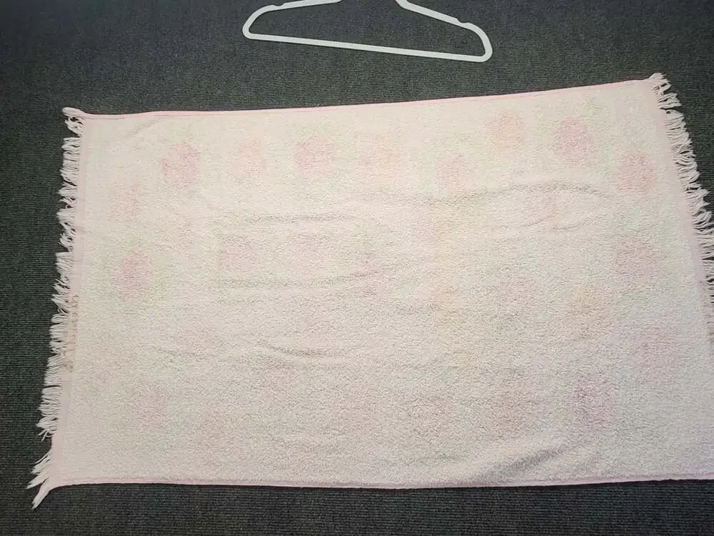 Vintage Rose Floral Fringed Bath Towel